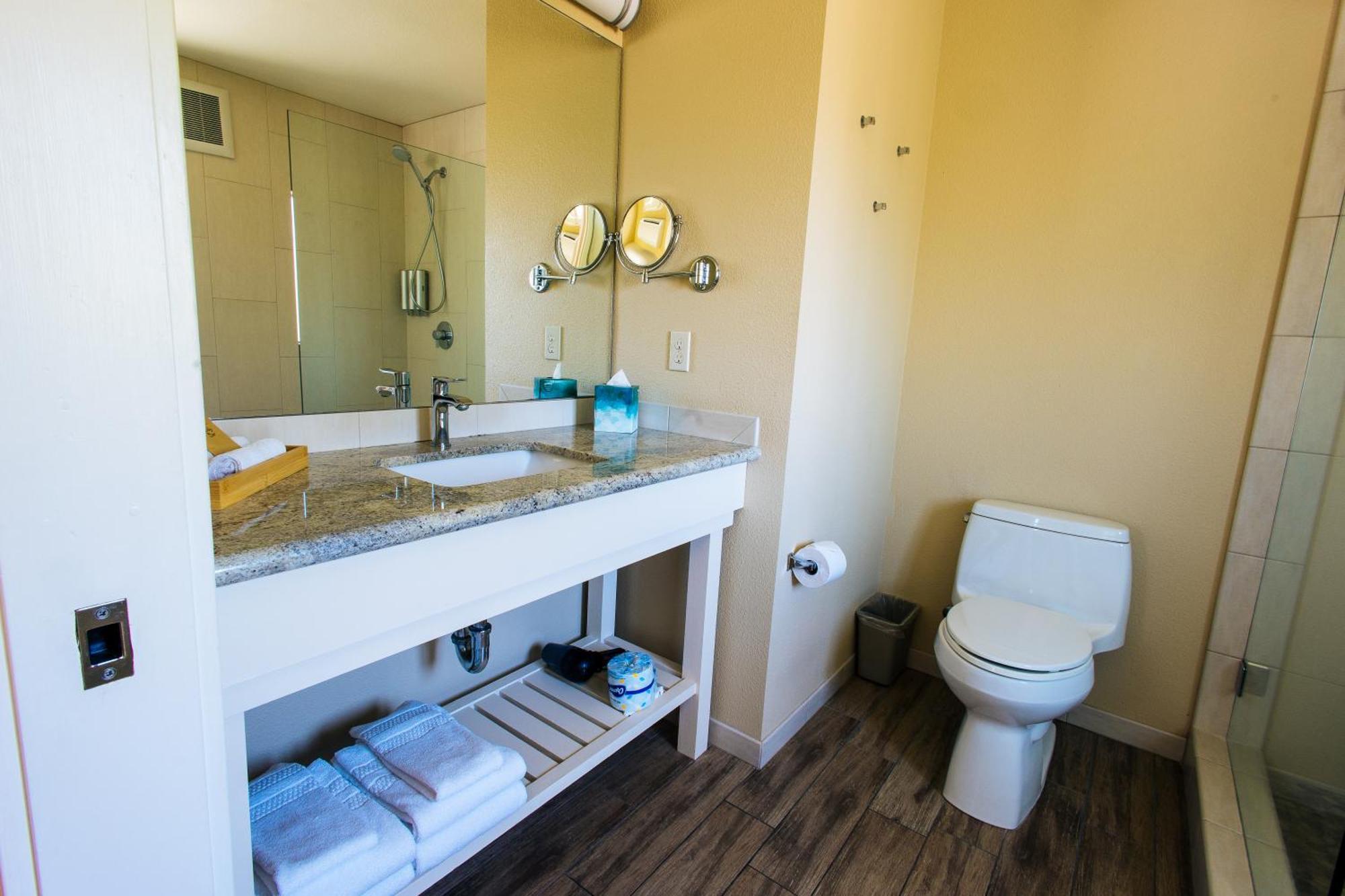 Hot Springs - Authentic Hot Springs & Hotel Calistoga